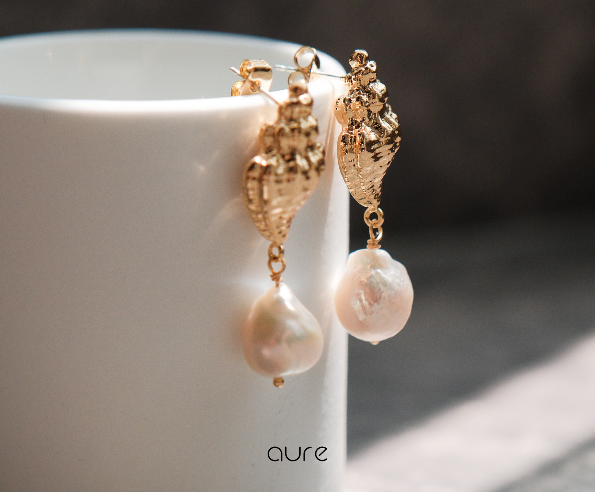 Baroque Pearl Conch earrings-Close up