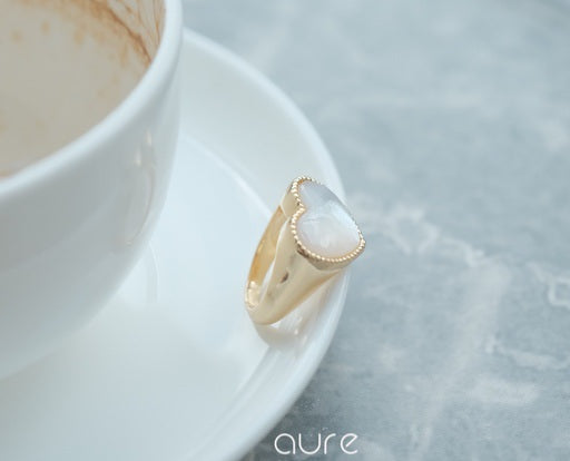 mother pearl heart ring jewelry-close up