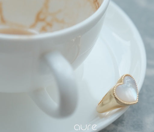 mother pearl heart ring jewelry-close up