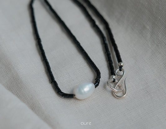 Uno Pearl Chocker Necklace