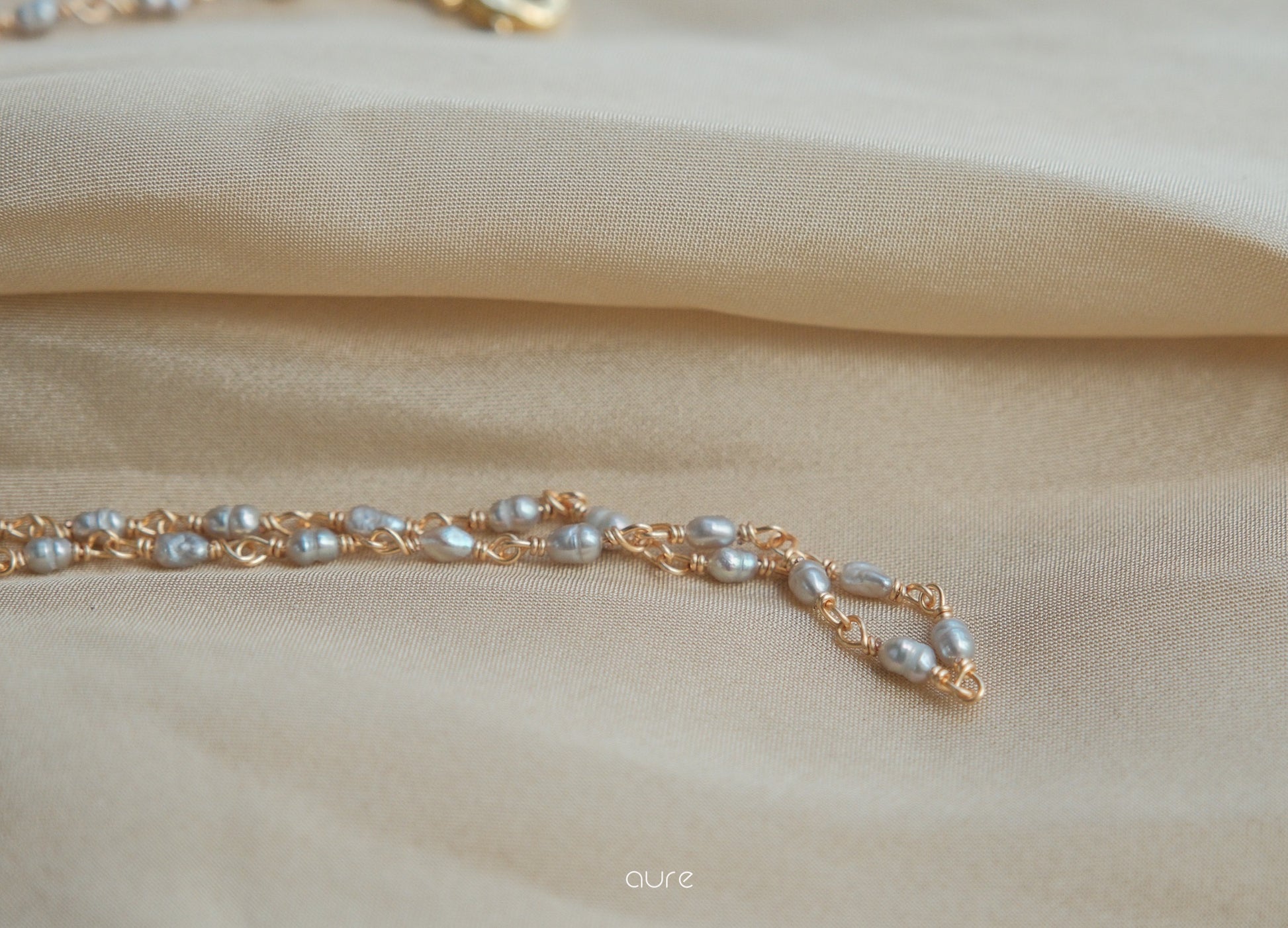 Grey Freshwater Pearl Necklace close up