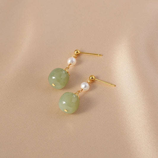 Jade jewelry earrings with pearl