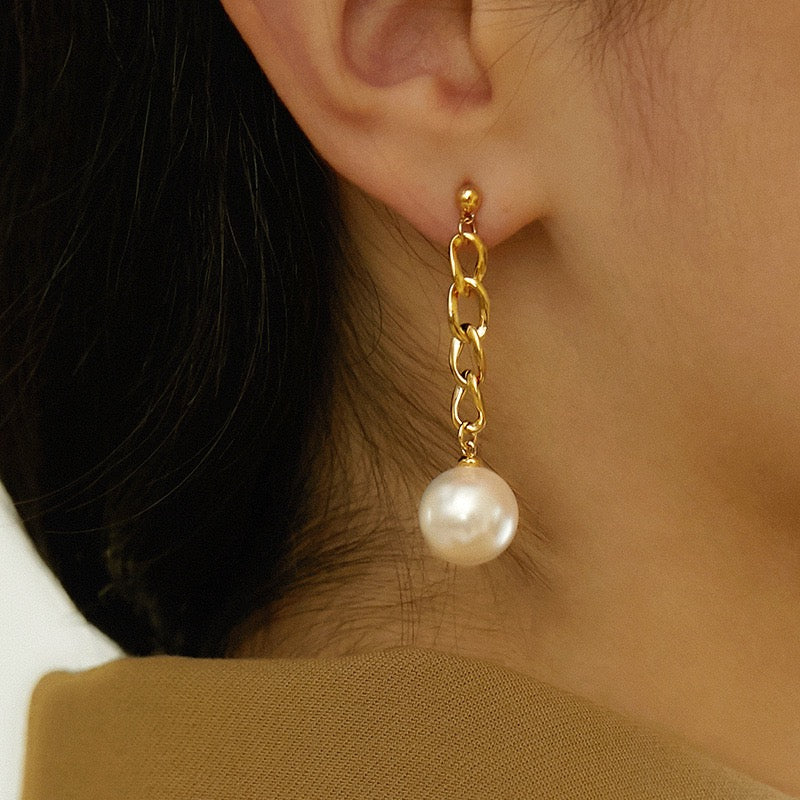 Gold Chain Pearl Drop Earrings one side close up